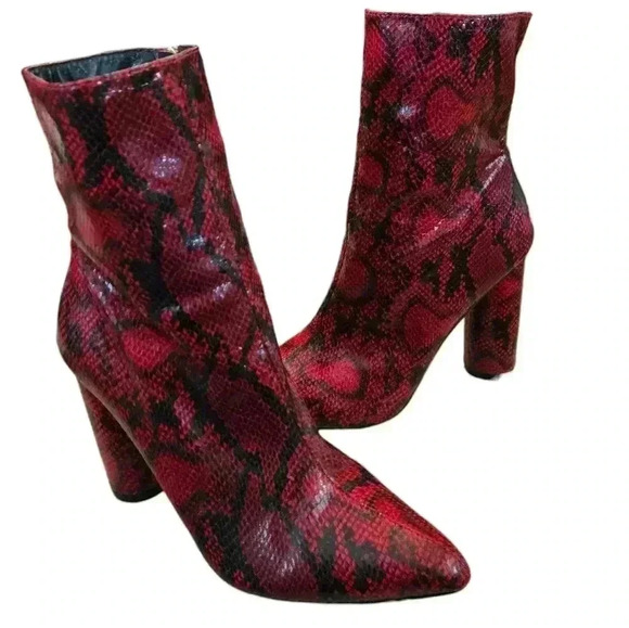 Fashion Nova Red Snakeskin Print Boots Sz 9M - Picture 1 of 5